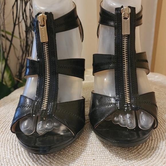 Michael Kors Black Berkley Patent Leather Sandals Size 10M.Like new cond… - Picture 5 of 12